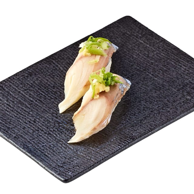 Aji [Horse mackerel] Nigiri (2pcs).
