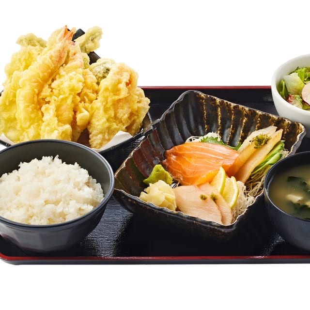 Mixed Tempura and Sashimi Entree.