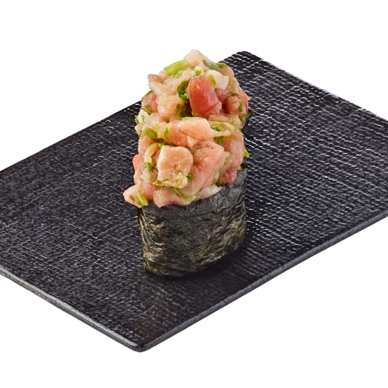 Delicious Gunkan Sushi and More!