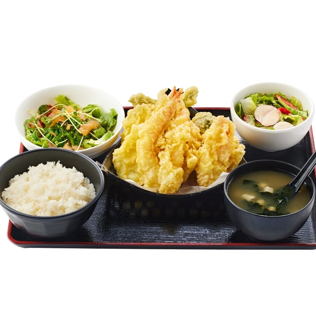 Mixed Tempura and Poke Salad Entree.