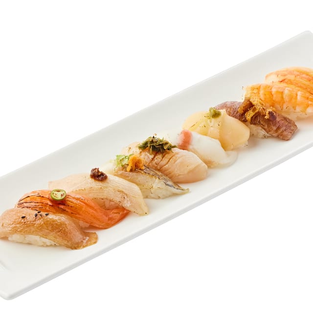 Aburi Sushi [Seared Sushi] (10pcs).