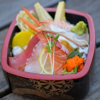 Chirashi Rice Bowl (with Miso Soup)