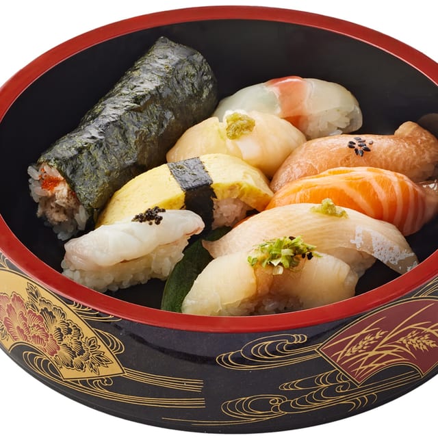 Nigiri Trust Me Special (8pcs+1 Spicy Tuna Handroll).